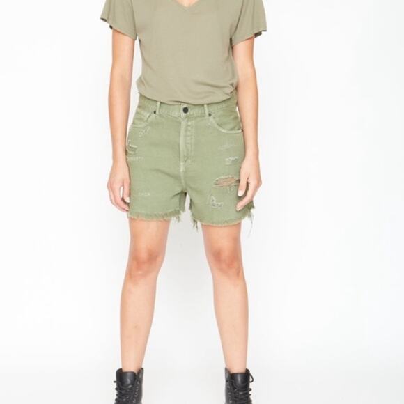 SANDRINE ROSE Army Green Short Shorts NWT in Size 24 - Picture 1 of 8